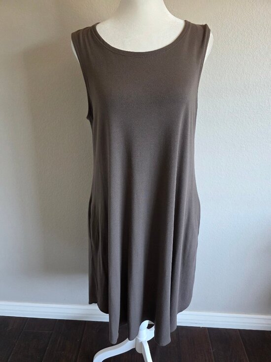 Eileen Fisher Dresses & Skirts - EIleen Fisher Dress Size M Lightweight Knit Fit & Flare Mink Sleeveless Pockets